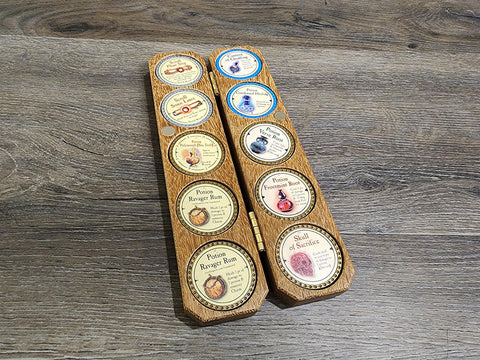 Medium Clamshell Token Holder - Cumaru Wood (10 Tokens)